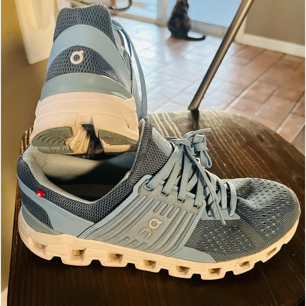 Woman’s On Cloud blue size 7